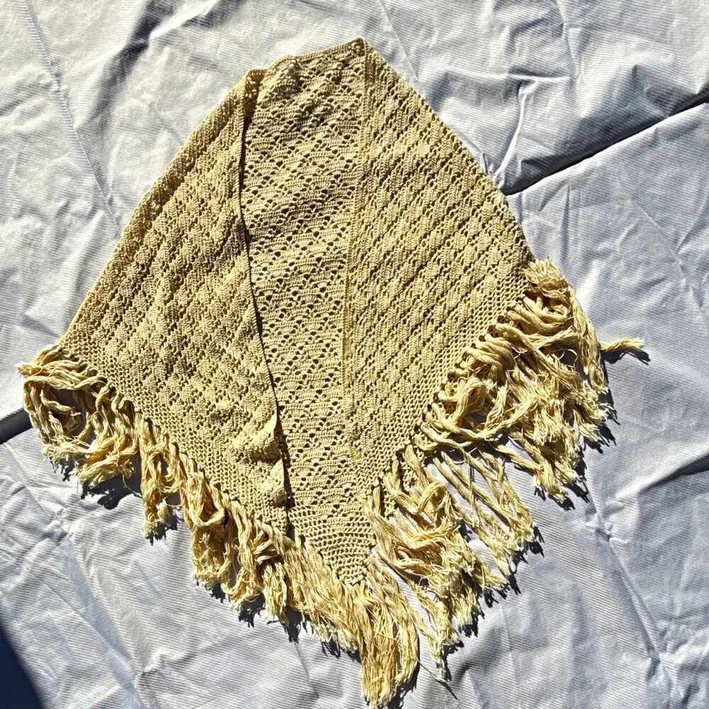 Women’s Beige Crochet Triangle Wrap Shawl with Fringe Accents, granny chic